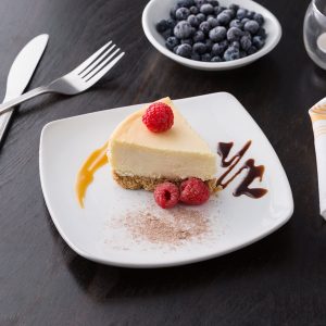 Plato Cuadrado de 17.8 cms Blanco Brillante Marca Ecor