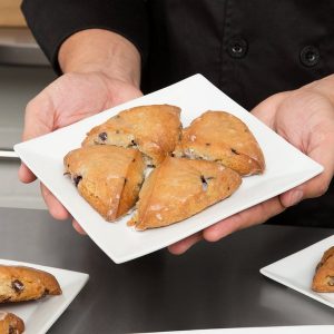 Plato Cuadrado de 17.8 cms Blanco Brillante Marca Ecor (36 PIEZAS POR CAJA)