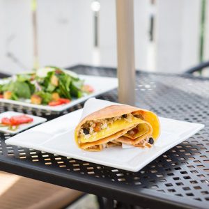 Plato Cuadrado de 22.9 cms Blanco Brillante Marca Ecor (12 PIEZAS POR CAJA)