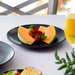 PLATO MATE NEGRO REDONDO DE 18.4 CMS (CAJA CON 36 PIEZAS)