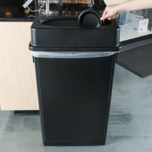 Bote de Basura Lavex de 23 Galones Negro con Tapa