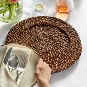 Plato Base Color Rattan Cafe Obscuro de 33cms Material Rattan Acopa (VENTA POR MULTIPLOS DE 24 PIEZAS)